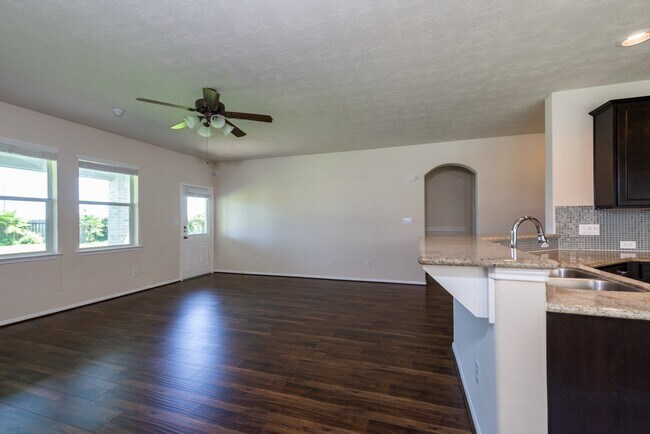 Building Photo - 26302 Fox Ridge Ln