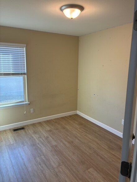 Building Photo - 1120 Marathon Dr