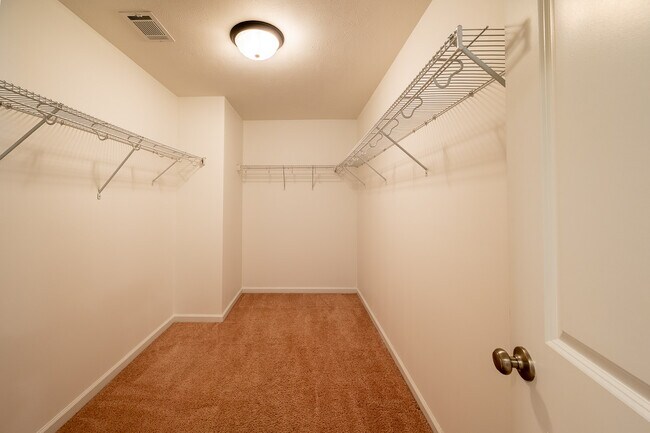 Building Photo - 536 Bunchgrass St