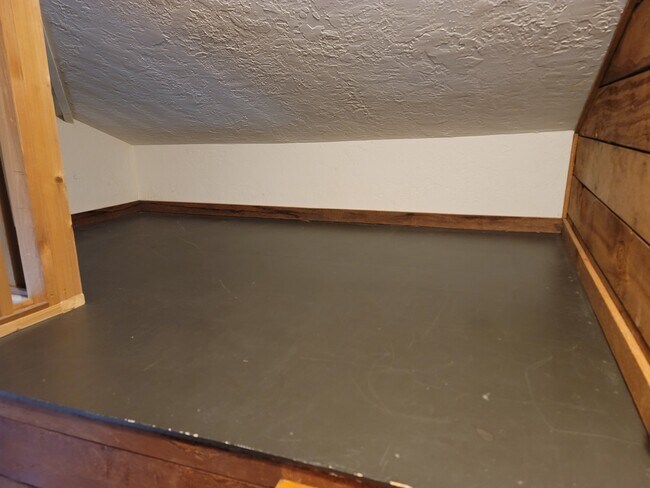 Building Photo - 1110 SE 113th Ave