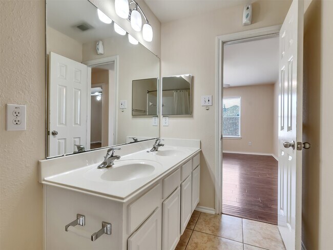 Building Photo - 4203 Keystone Tr