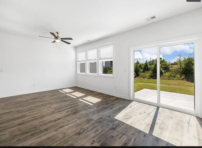 Building Photo - 1415 Darrowby Wy
