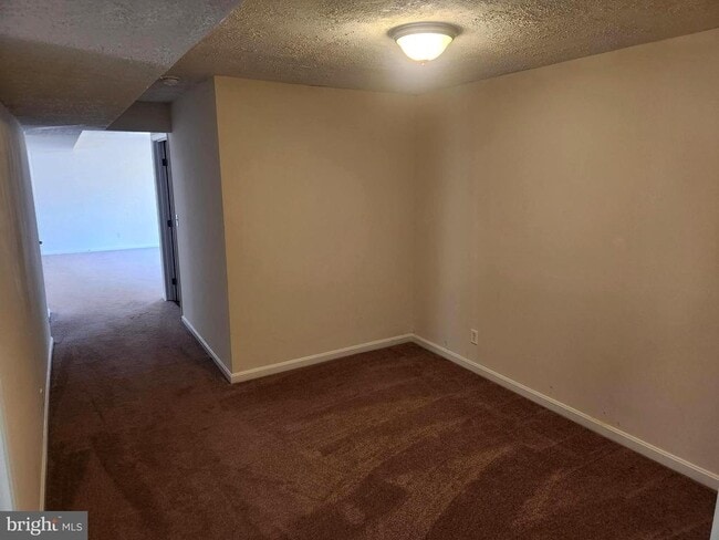 Building Photo - 37130 Mowry Ln