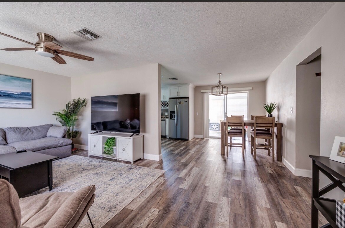 Building Photo - 12993 89th Ave