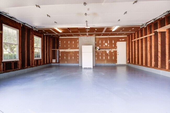 Building Photo - 3 Bedroom 2.5 Bath SFH in Fairfax for Rent!