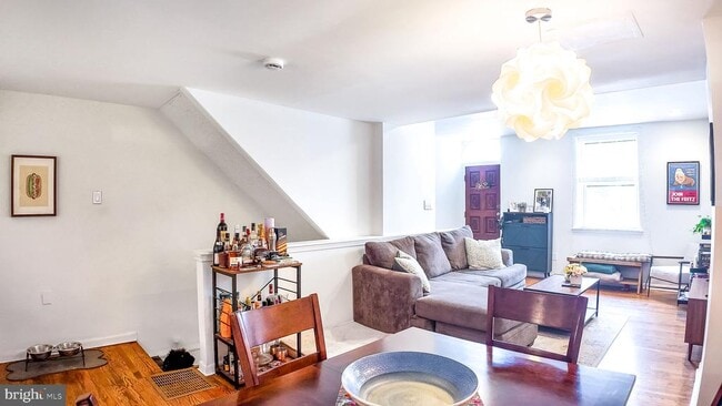 Building Photo - 434 Catharine St