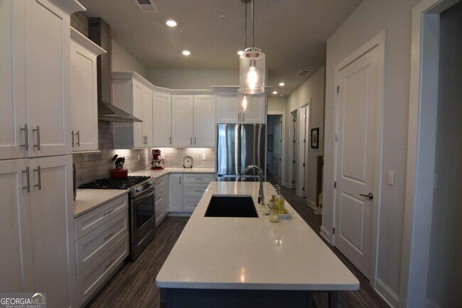 Building Photo - 137 Pearl St