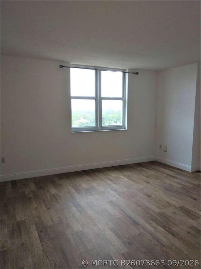 Building Photo - 3000 Coral Wy