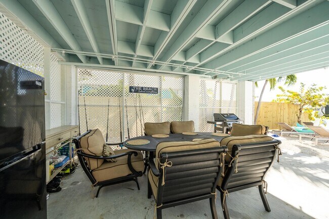 Building Photo - 24 Beach Dr