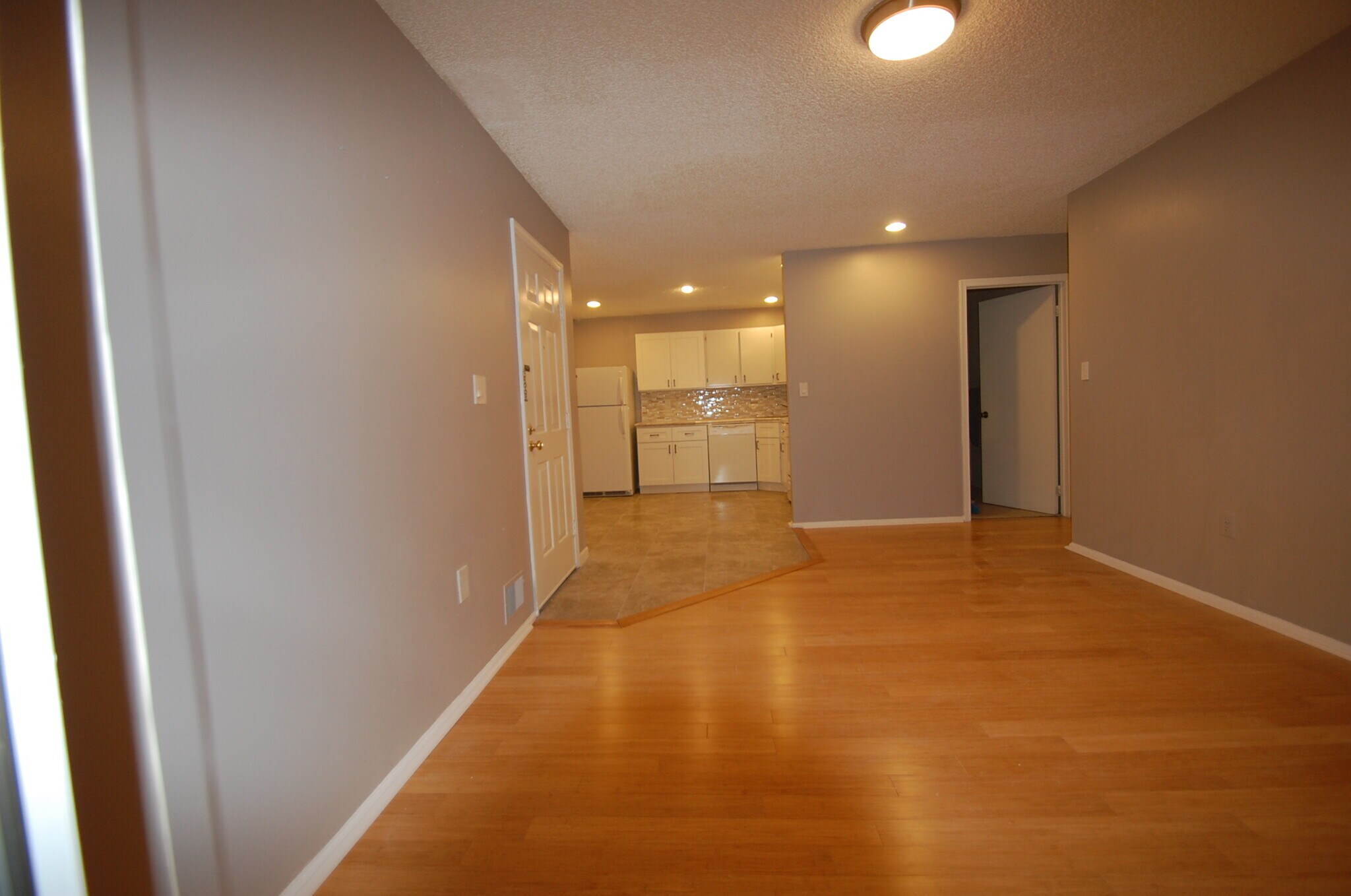 Building Photo - 66 Canterbury Ct