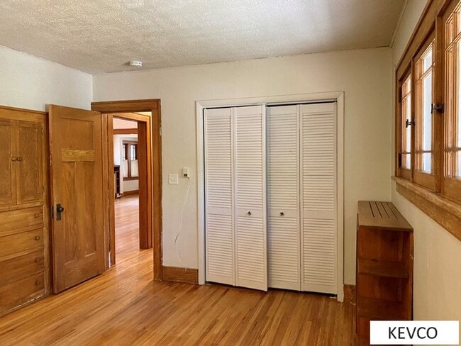 Building Photo - 216 Garfield St