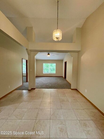 Building Photo - 58 Bougainvillea Dr