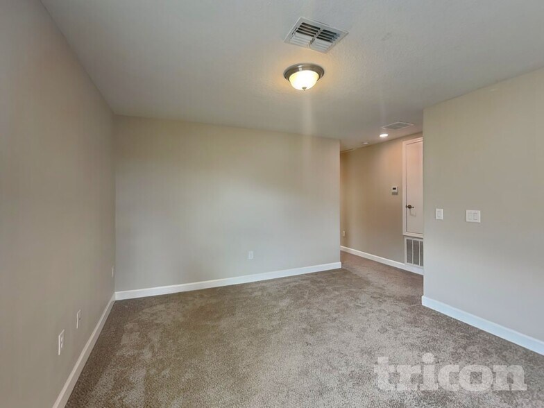 Building Photo - 10156 Newminster Loop