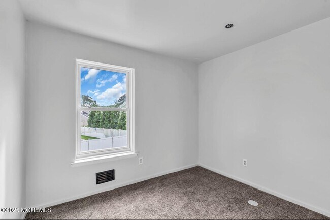 Building Photo - 101 Bristlecone Dr
