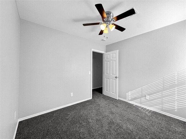 Building Photo - 4917 SE 89th Terrace