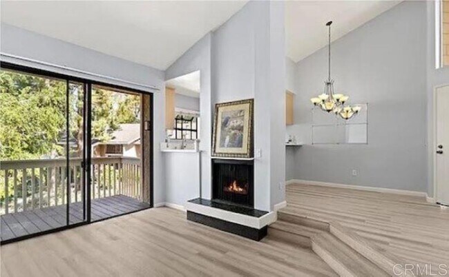Building Photo - 90 Lakepines