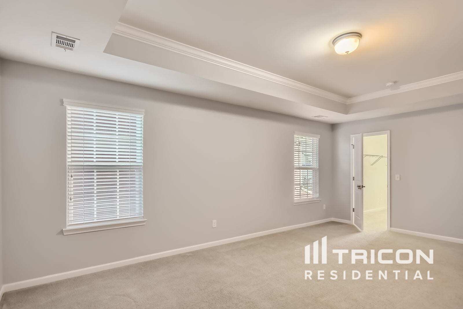 Building Photo - 2077 Morton Dr