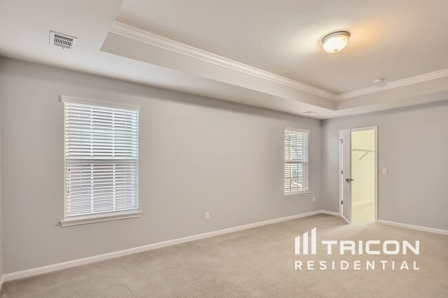Building Photo - 2077 Morton Dr