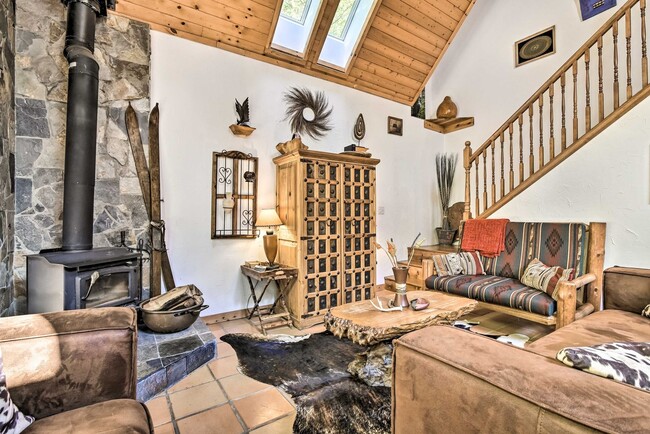 Building Photo - 21561 E. Hideaway Ln.