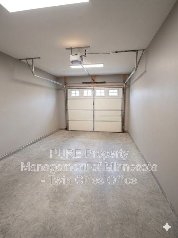 Building Photo - 18 Hope Cir