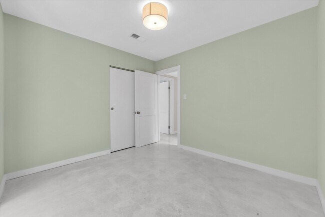 Building Photo - 3967 E Sunny Dunes Rd