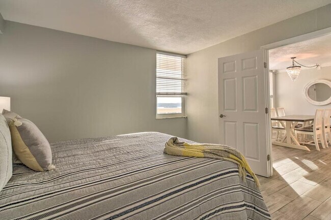 Building Photo - 17900 Gulf Blvd