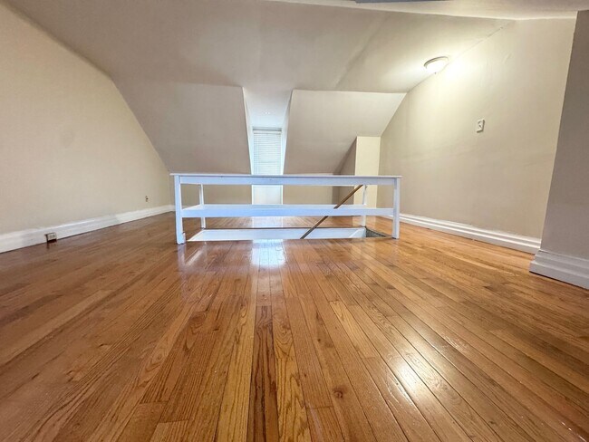 Building Photo - 4058 Howley St