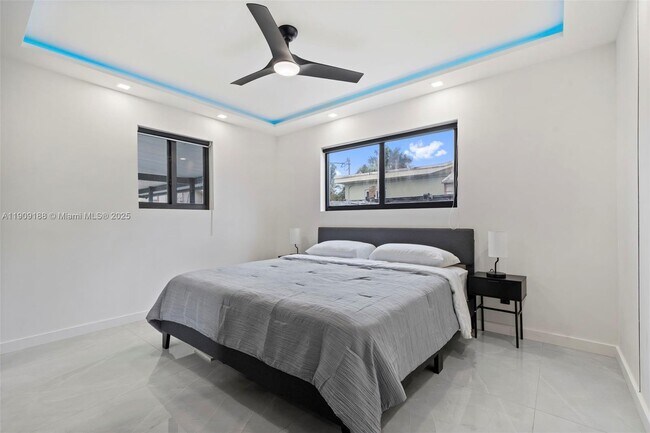 Building Photo - 1101 N 14th Ave