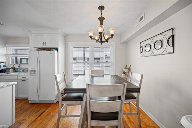 Building Photo - 2304 Bergen Ct