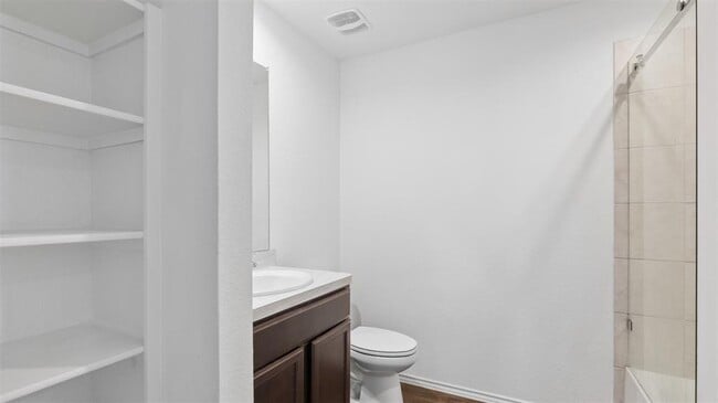 Building Photo - 14040 Thunder Pnes Dr