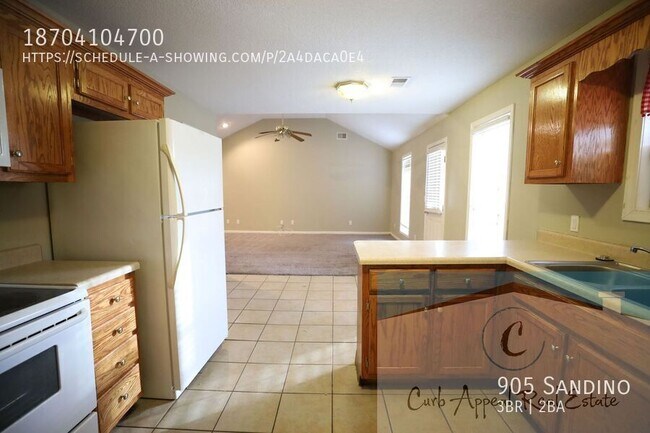Building Photo - 905 Sandino-