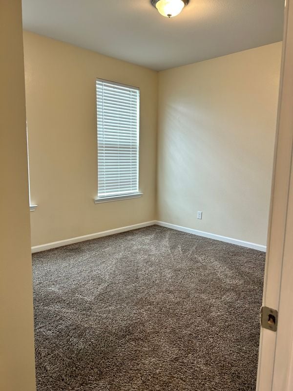 Building Photo - 1805 E Lakeshore Lndg Dr