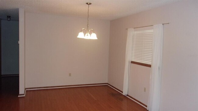 Building Photo - 10015 SW 90th Ct