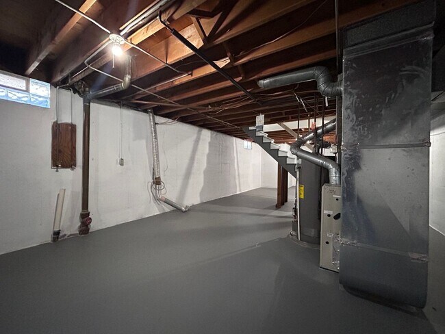 Building Photo - 3057/3059 Goodman Ave SW