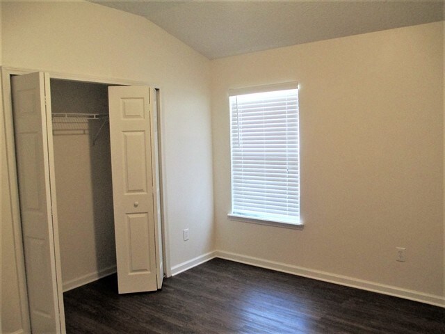 Building Photo - 4043 Pebble Brooke Circle South
