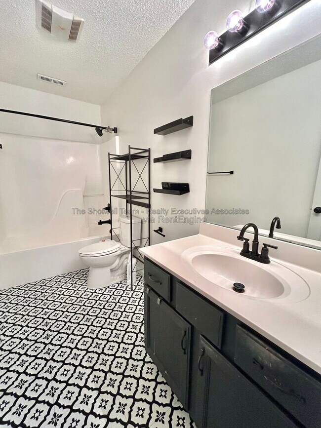 Building Photo - 4255 Vercelli Ln