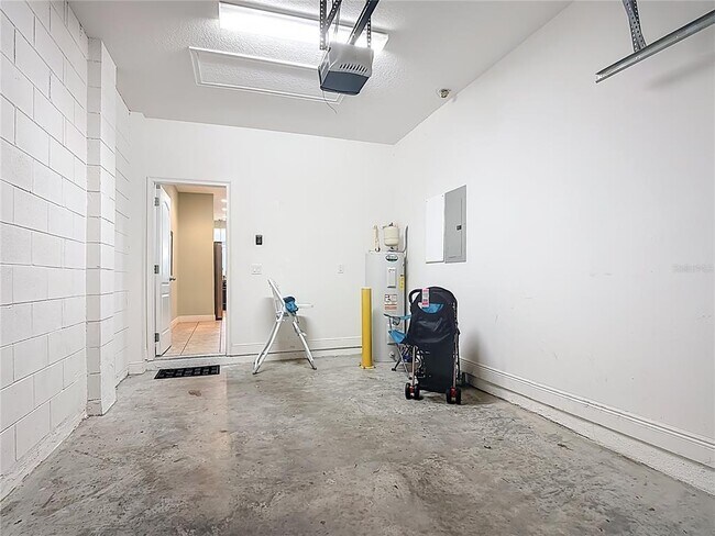 Building Photo - 8149 Roseville Blvd