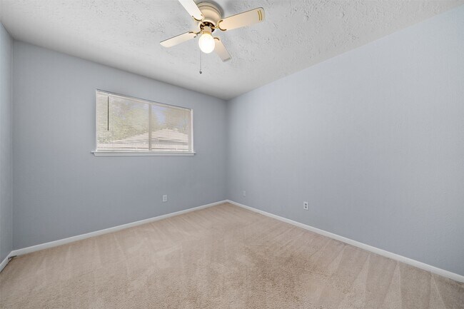 Building Photo - 25310 Pepper Ridge Ln