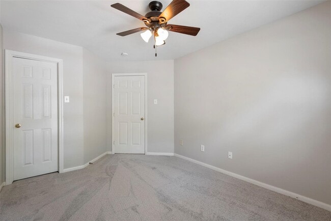 Building Photo - 35 N York Gate Ct