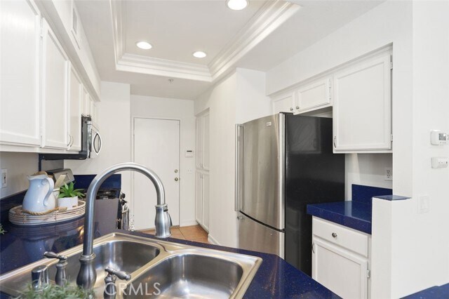 Building Photo - 32 Breakers Ln