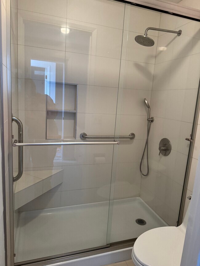 Building Photo - 1717 150th Ave SE