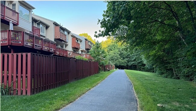 Building Photo - 9085 Golden Sunset Ln