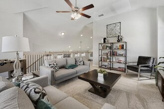 Building Photo - 10021 Dawn Pearl Dr