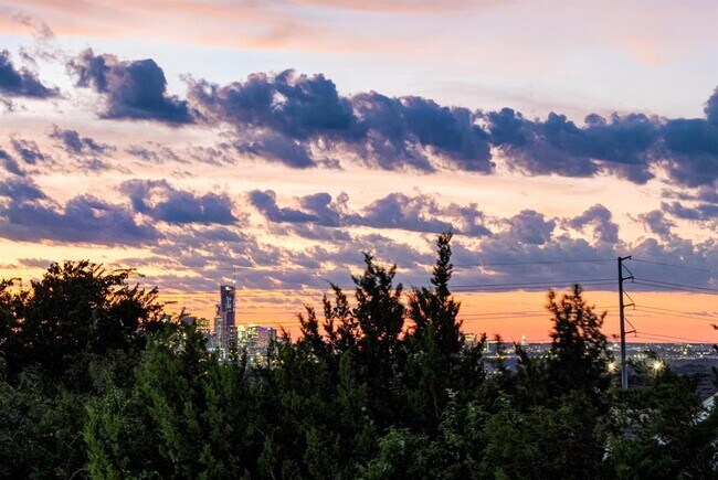 Building Photo - 2309 Montopolis Dr