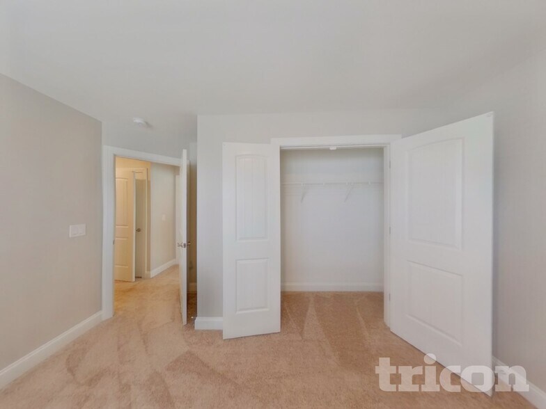 Building Photo - 154 Tradesmen Trl