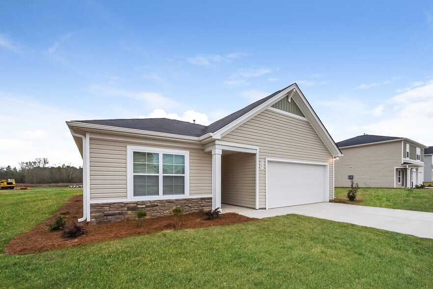Building Photo - 123 King Buck Dr