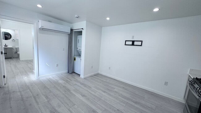 Building Photo - New ADU include Water,Trash, Gas & laundry