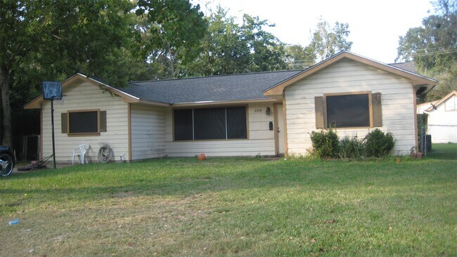 Building Photo - 104 Caladium St