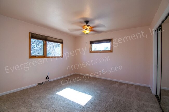 Building Photo - 2206 Wakefield Dr