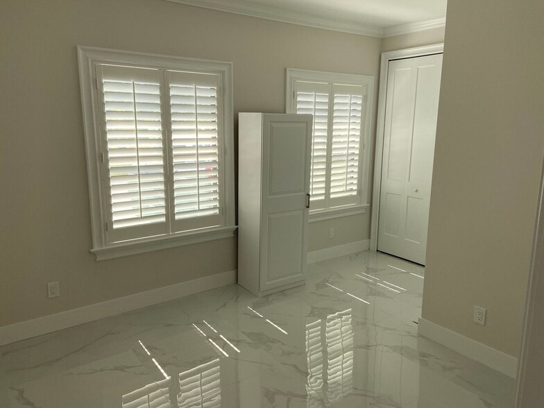 Building Photo - 3677 37th Ave NE